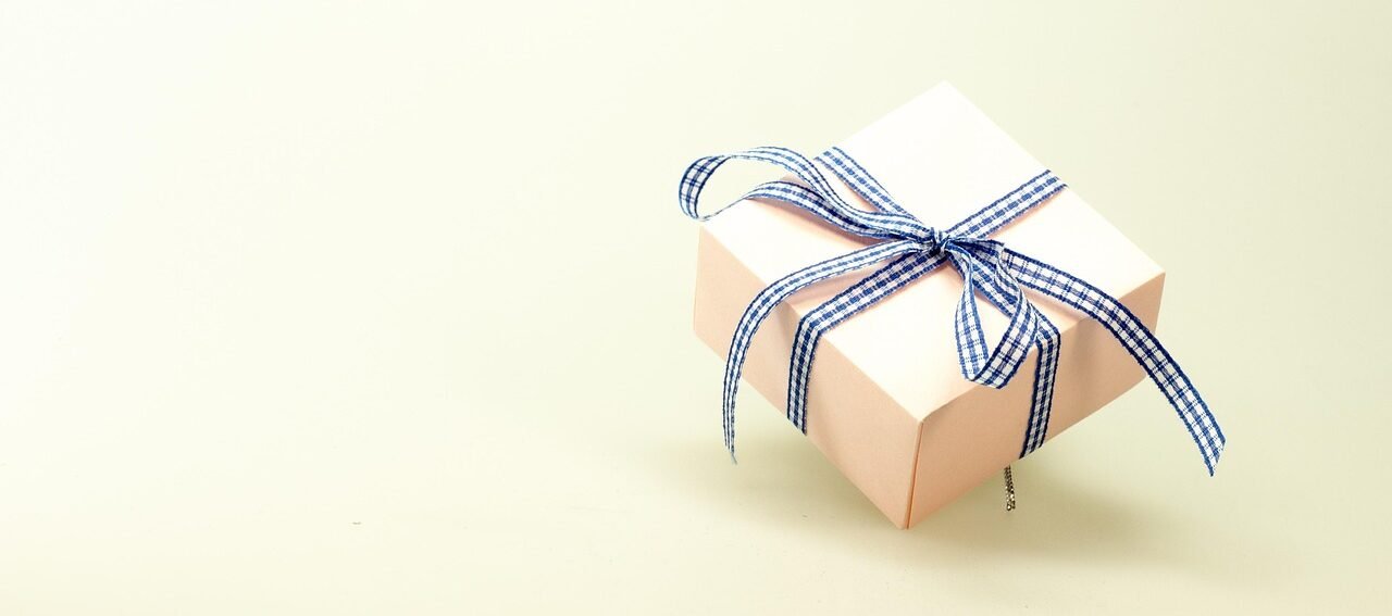 gift, parcel, surprise, ribbon, christmas, christmas party, packaging, christmas shopping, date of birth, package, give a gift, present, wrapped up, packed up, gift wrapping, gift, gift, gift, gift, gift